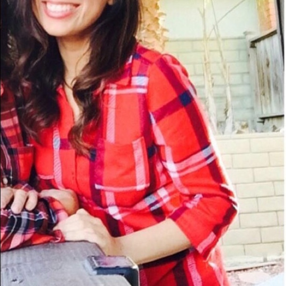 Red flannel soft mid-length sleeve.